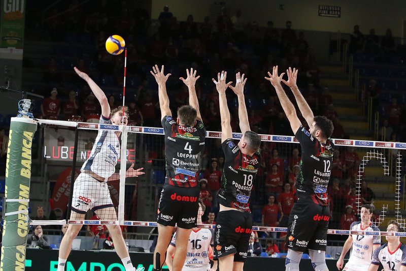 1047/8I4A8229.jpg Image