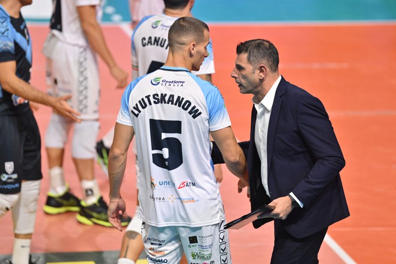 1241/EZ8_8524.jpg Image