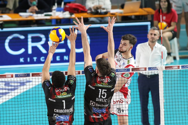 1616/8I4A2113.jpg Image