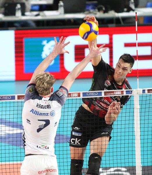 1694/8I4A2488.jpg Image