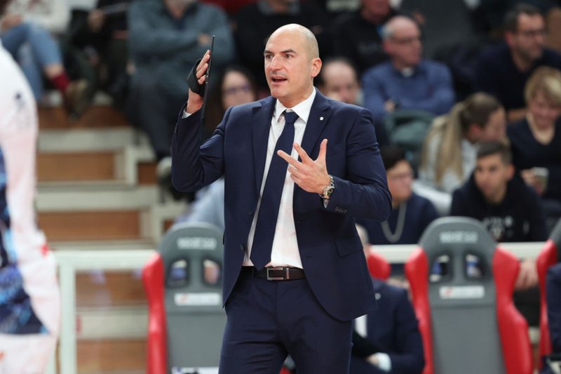 2002/s_56143d7bc7.jpg Image