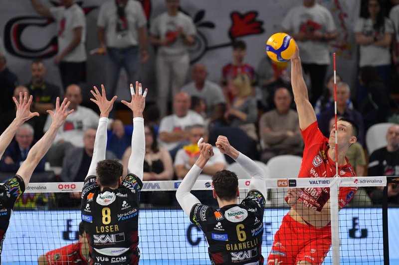 2160/BENDA-250424-212053-1490-.jpg Image