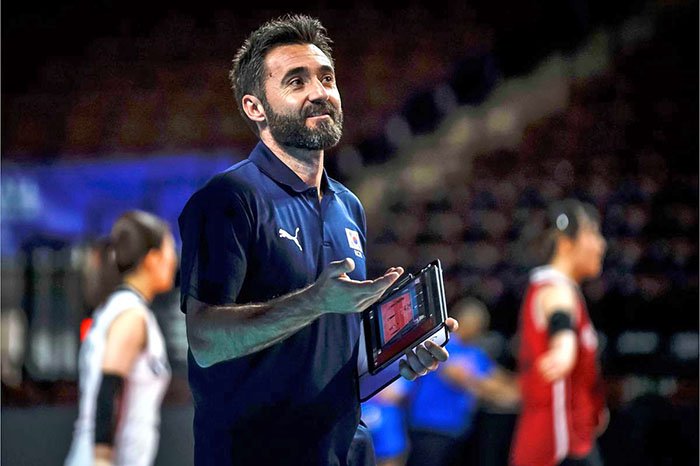 2288/cesar_cover_volleybrains.jpg Image