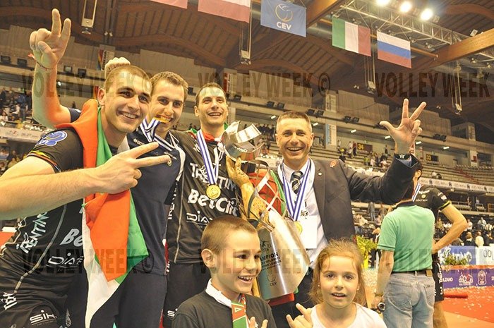 2291/rado&allBulPlayers.jpg Image