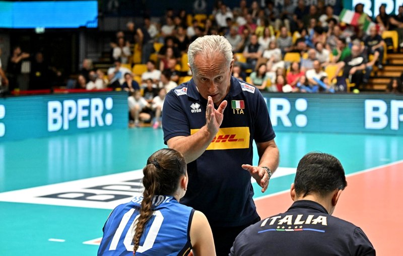 2417/julio-velasco-italia-volley-1.jpg Image