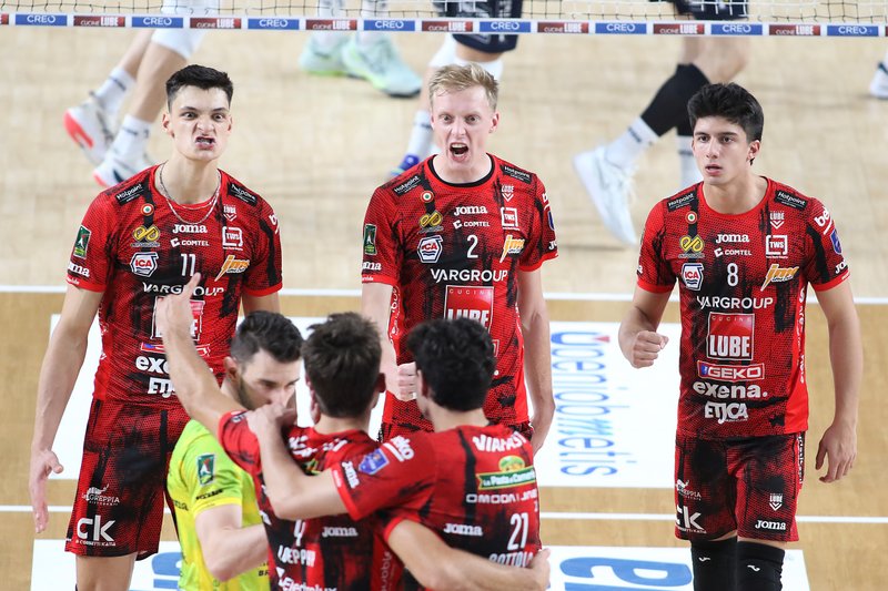 3860/8I4A9857.jpg Image