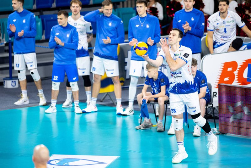 4876/desktop-tours-tombe-martigues-se-pose-picture-20251203111958.jpg Image