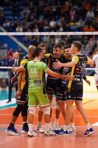 752/LGC07681-2.jpg Image