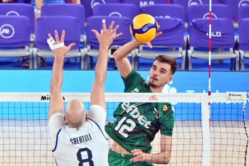 93/VAR_2729.jpg Image